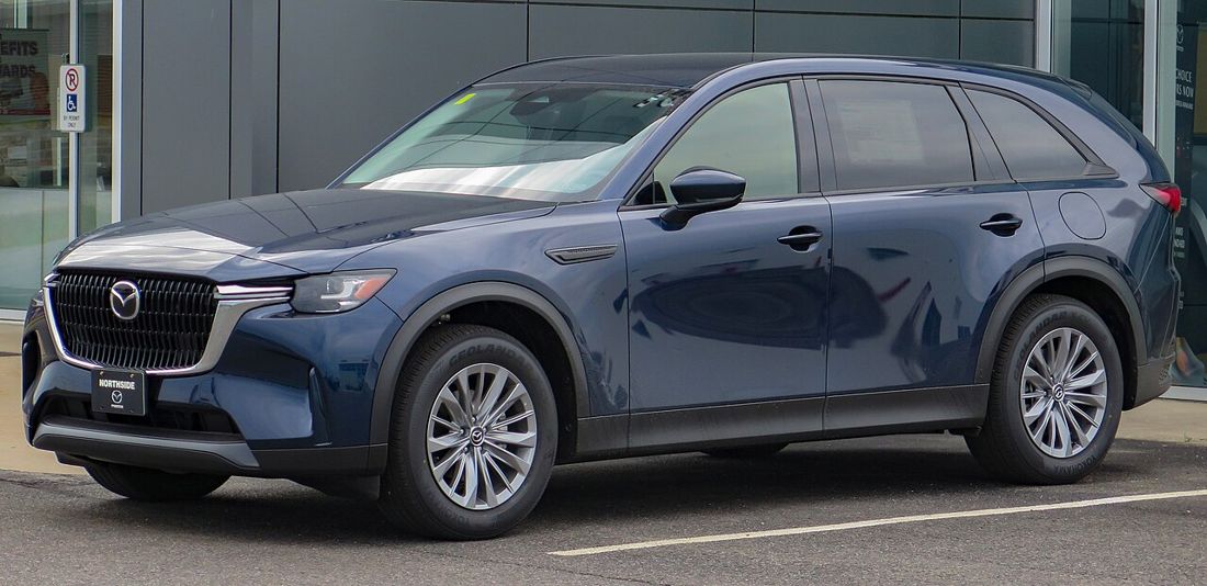 Mazda CX-90, front three-quarter view