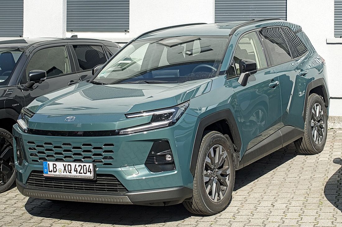 Toyota RAV4, front three-quarter view